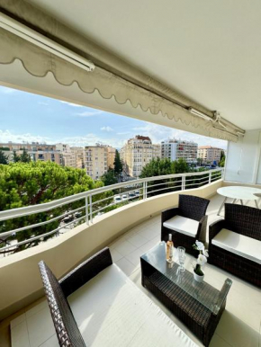 2 pieces proche mer GOLDEN